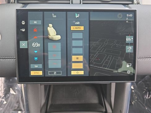 Certified 2025 Land Rover Discovery Sport Dynamic SE image 26