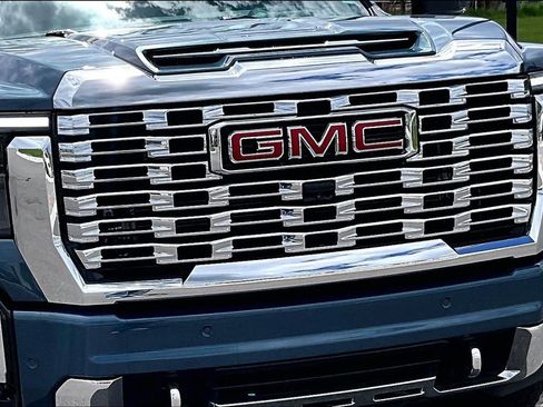 Used 2025 GMC Sierra 3500 Denali w/ Denali Reserve Package AWD/4WD image 29