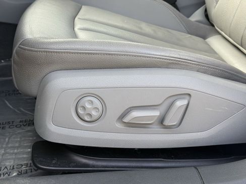 Used 2019 Audi A4 2.0T Premium image 12