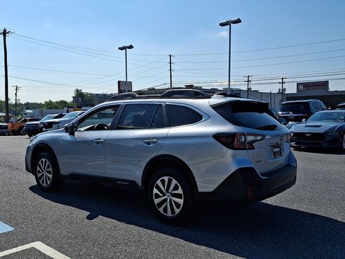 Used 2021 Subaru Outback Premium AWD/4WD image 4