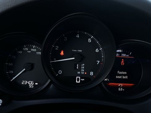 Used 2023 Porsche Macan image 13