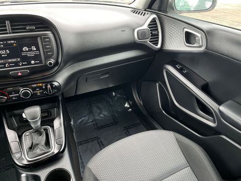 Used 2025 Kia Soul LX w/ LX Technology Package image 31