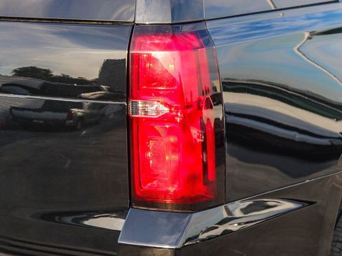 Used 2018 Chevrolet Tahoe LS image 9