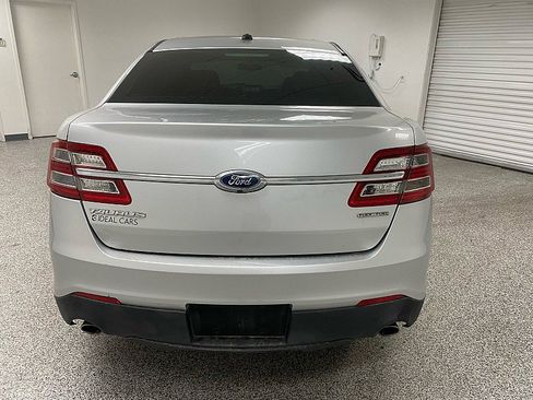 Used 2017 Ford Taurus SE image 6