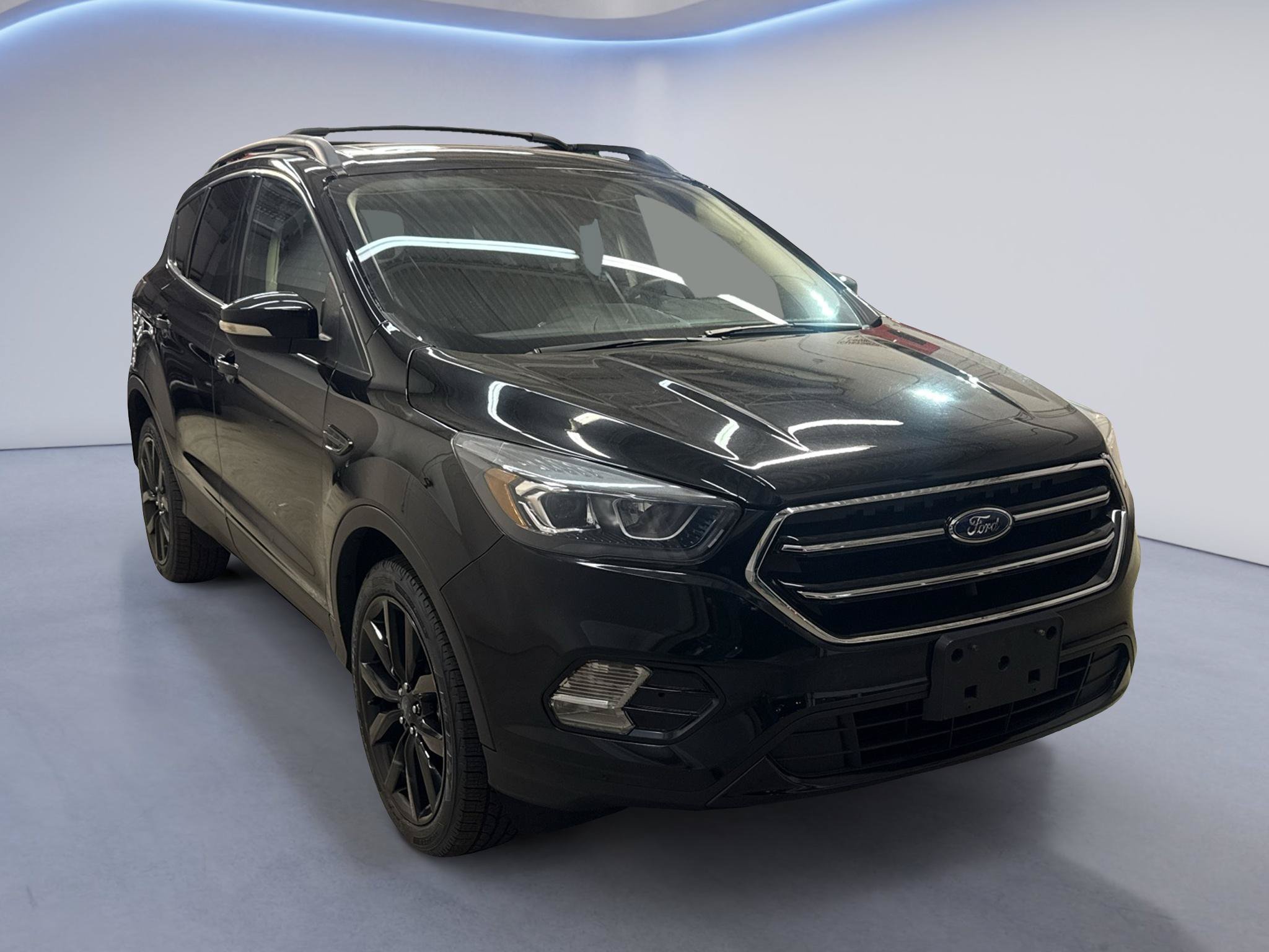 Used 2017 Ford Escape Titanium AWD/4WD image 1