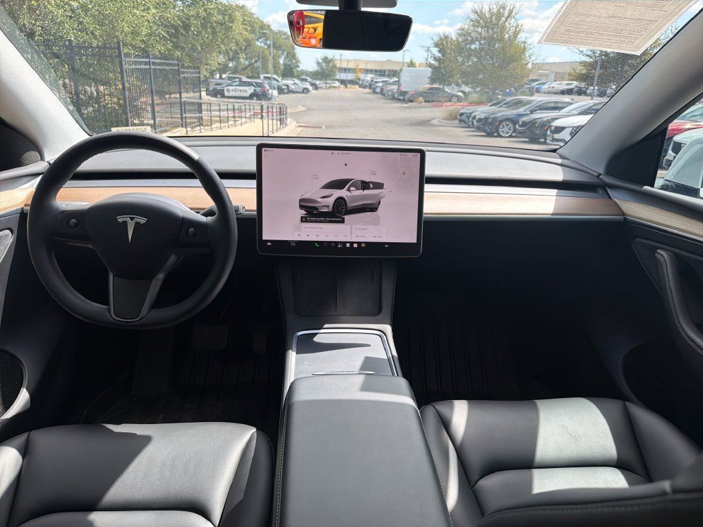 Used 2023 Tesla Model Y Long Range AWD/4WD image 28