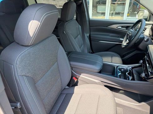 New 2026 Chevrolet Traverse LT w/ Driver Confidence Package FWD image 5