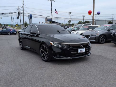 Used 2022 Honda Accord Sport image 2