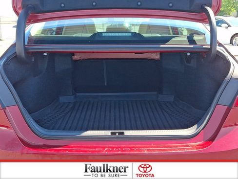 Certified 2019 Toyota Camry XLE FWD image 30