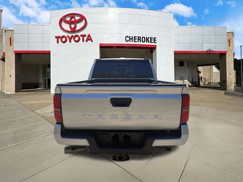 Used 2024 Toyota Tacoma SR5 w/ SR5 Upgrade Package image 6