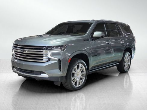 Used 2024 Chevrolet Tahoe High Country AWD/4WD image 3