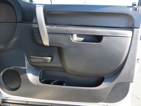 Used 2011 Chevrolet Silverado 1500 LT w/ Regional Value Package image 29