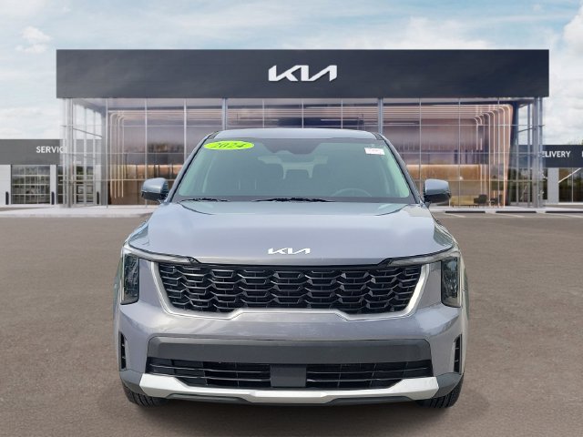 Certified 2024 Kia Sorento LX FWD image 2