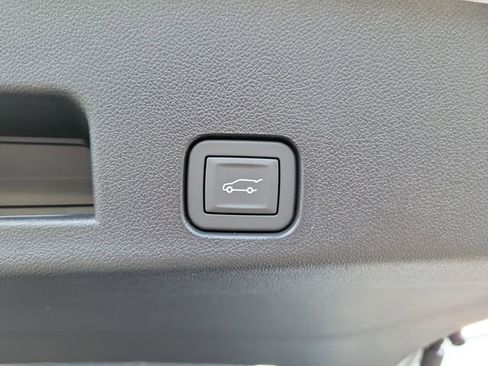 New 2026 Chevrolet Traverse Z71 w/ Enhanced Driving Package AWD/4WD image 11