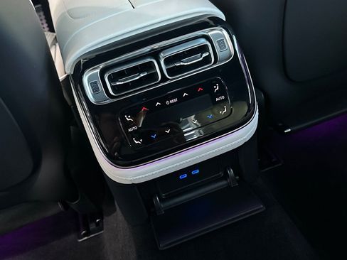 Used 2025 Mercedes-Benz S 63 AMG S image 24