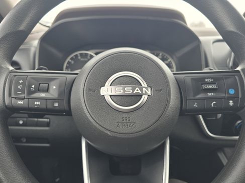 Used 2023 Nissan Rogue SV image 25