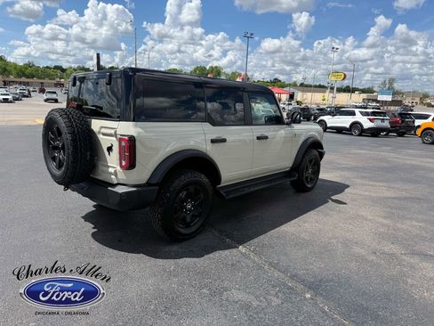 Used 2025 Ford Bronco Outer Banks AWD/4WD image 4