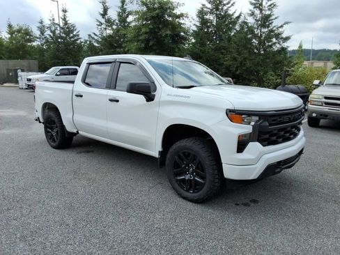 Certified 2024 Chevrolet Silverado 1500 Custom AWD/4WD image 3