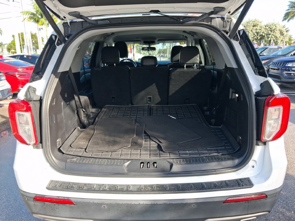 Used 2021 Ford Explorer XLT w/ Equipment Group 202A RWD image 12