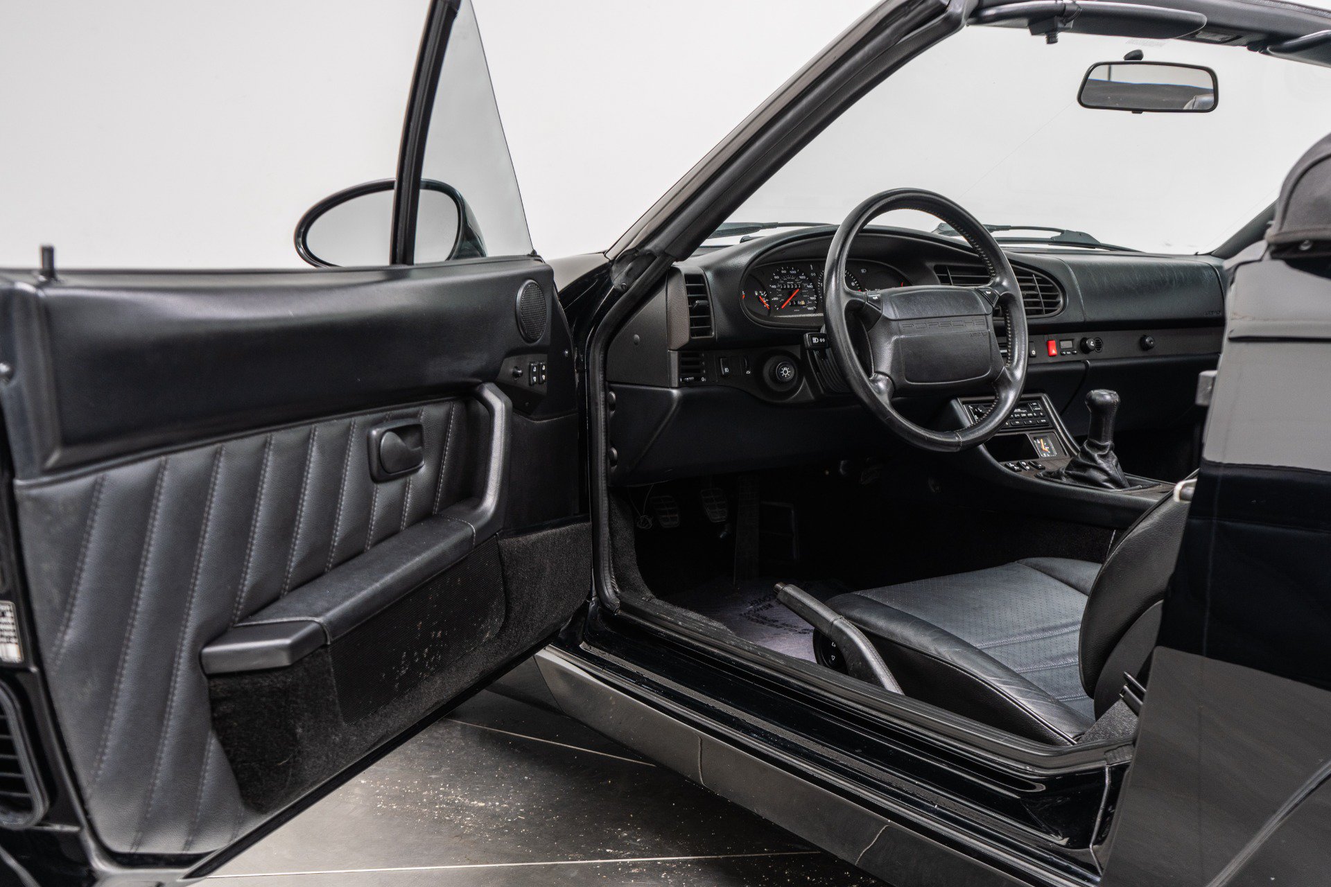 Used 1992 Porsche 968 Cabriolet RWD image 22