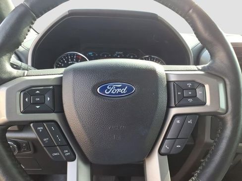 Used 2021 Ford Expedition XLT image 30