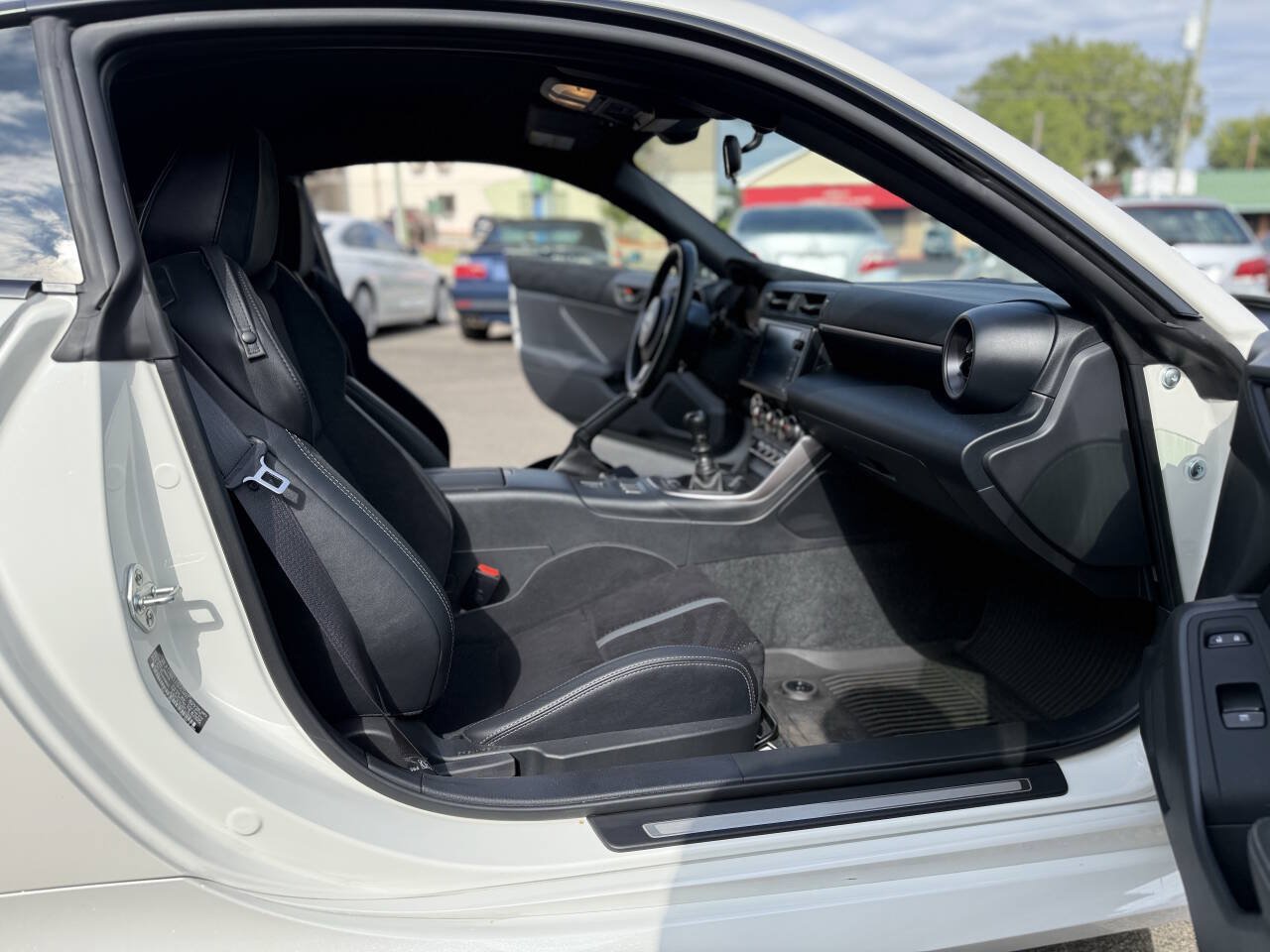Used 2025 Toyota GR86 Premium RWD image 17
