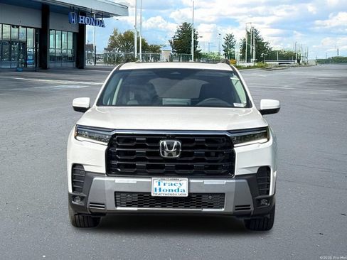 Used 2026 Honda Pilot image 16