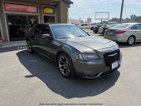 Used 2015 Chrysler 300 S w/ 300S Premium Group RWD image 2