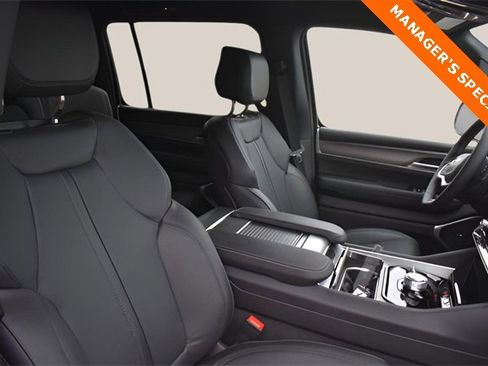 New 2025 Jeep Wagoneer 4WD image 21