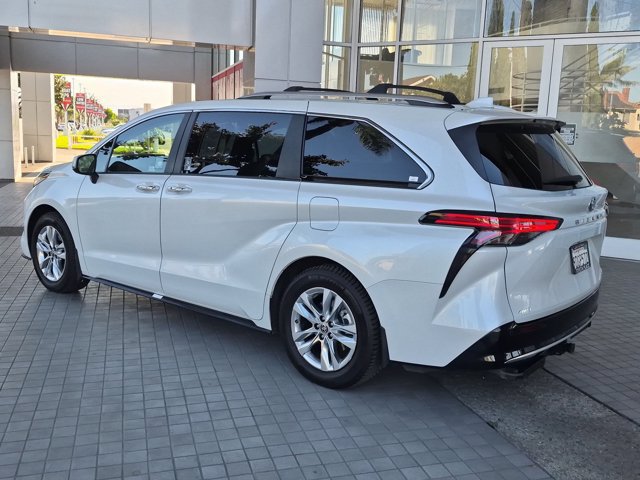 Used 2022 Toyota Sienna Limited AWD/4WD image 12