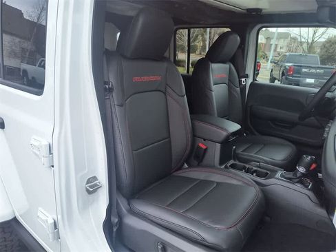 New 2026 Jeep Wrangler Unlimited Rubicon w/ Technology Group image 24