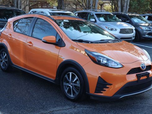 Used 2018 Toyota Prius C Two image 3