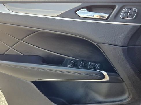 Used 2019 Lincoln MKC Reserve w/ MKC Technology Package FWD image 31