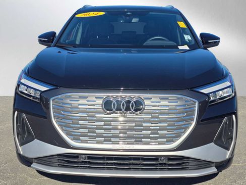 Used 2024 Audi Q4 e-tron Premium w/ Convenience Package image 2