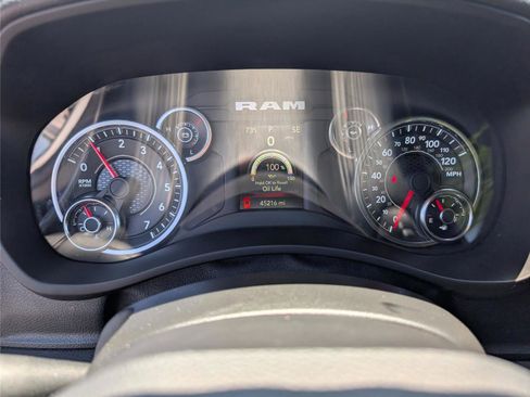 Used 2024 RAM 2500 Big Horn AWD/4WD image 20