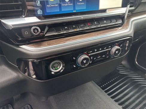 Used 2022 Chevrolet Silverado 1500 RST image 18