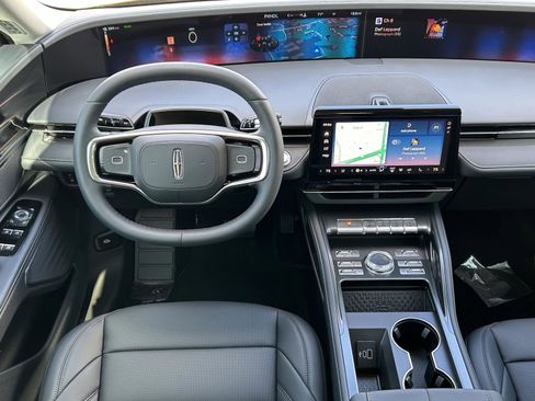 New 2026 Lincoln Nautilus Premier image 11