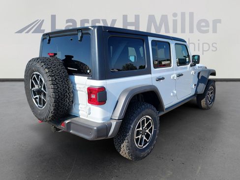 New 2025 Jeep Wrangler Unlimited Rubicon w/ Technology Group image 6
