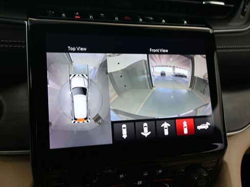 Used 2023 Jeep Grand Cherokee L Limited w/ Luxury Tech Group II image 22