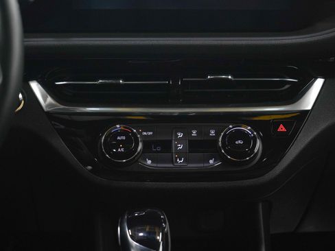 Used 2024 Buick Envista Sport Touring w/ Experience Buick Package FWD image 19