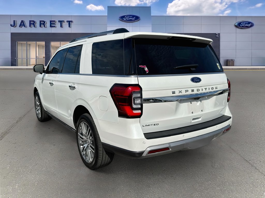 Used 2024 Ford Expedition Limited AWD/4WD image 3