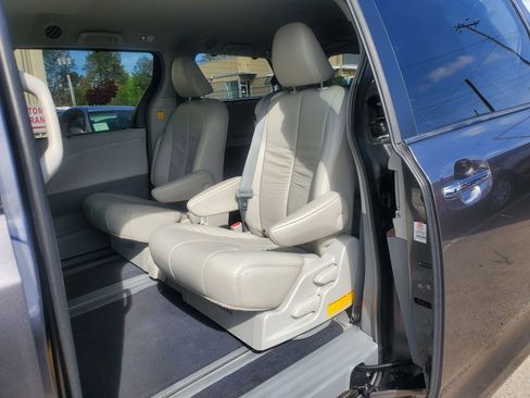 Used 2012 Toyota Sienna XLE w/ XLE Navigation Pkg image 20