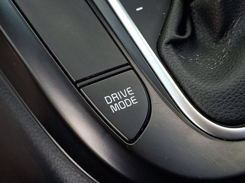 Used 2025 Kia Soul LX w/ LX Technology Package FWD image 25