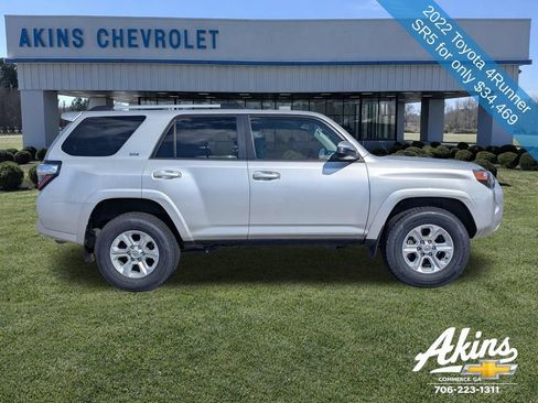 Used 2022 Toyota 4Runner SR5 AWD/4WD image 3