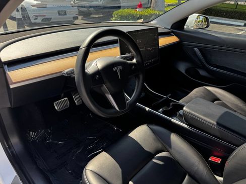 Used 2020 Tesla Model 3 Standard Range Plus RWD image 9