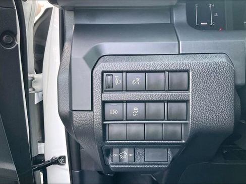 Used 2024 Toyota Tacoma SR image 33