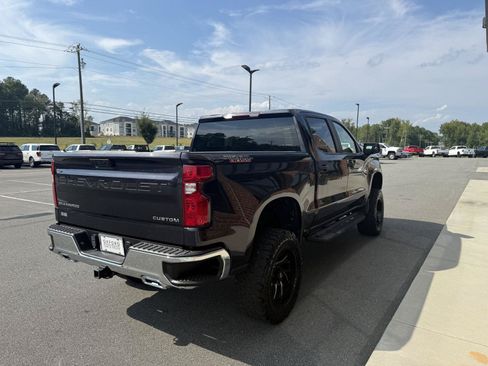 Used 2022 Chevrolet Silverado 1500 Custom Trail Boss AWD/4WD image 30