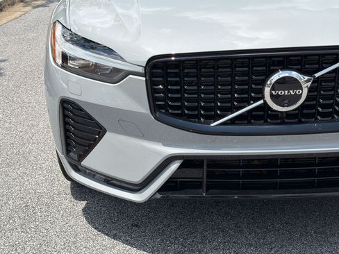 Used 2024 Volvo XC60 B5 Plus w/ Protection Package Premier AWD/4WD image 11