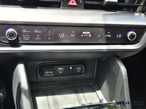Certified 2025 Kia Sportage EX FWD image 23