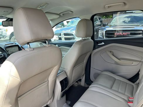 Used 2014 Ford Escape Titanium FWD image 10